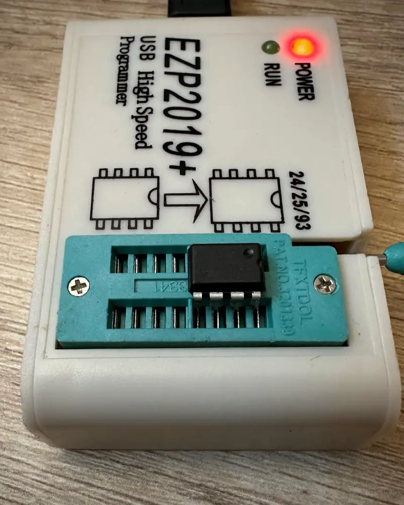 Programator za BIOS čip