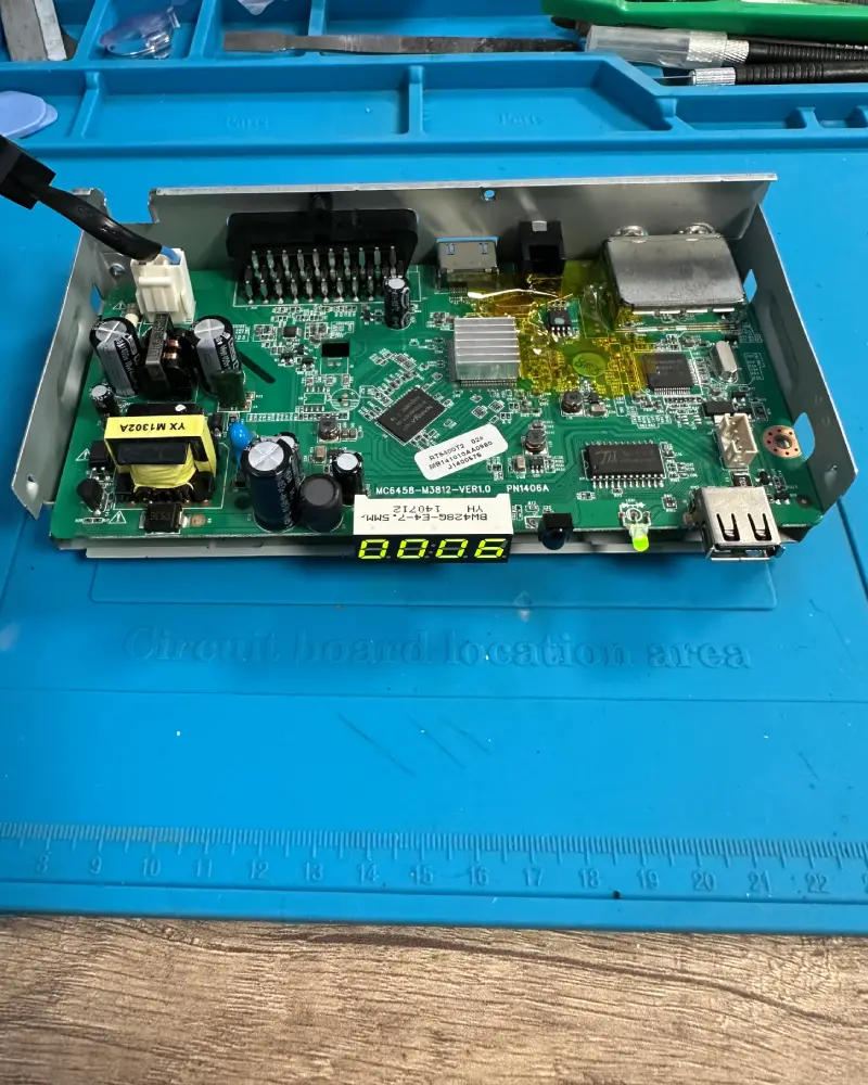 Vraćanje čipa na ploču set-top box uređaja